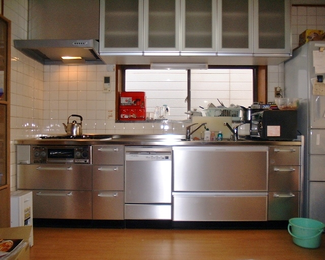 �{�H��@��